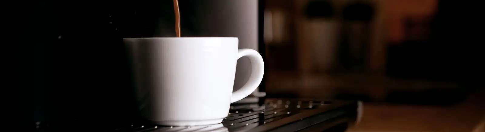 CP40 Kaffeevollautomat mit Kaffee